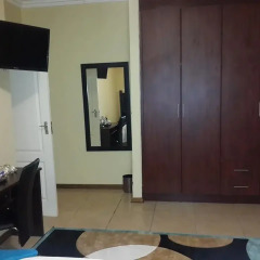 Отель Skyhawk Guesthouse Ботсвана, Габороне - отзывы, цены и фото номеров - забронировать отель Skyhawk Guesthouse онлайн удобства в номере