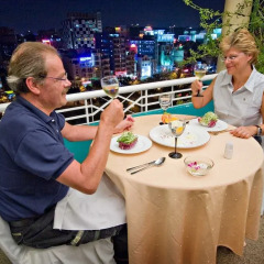 Liberty Hotel Saigon Parkview бассейн