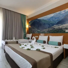 Отель Blue Sky Otel сейф в номере