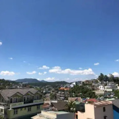 Hung Phong Hotel Далат балкон