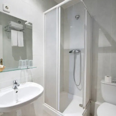 Отель Hostal Guilleumes ванная
