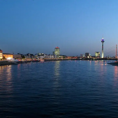 Отель Holiday Inn Düsseldorf - Hafen бассейн