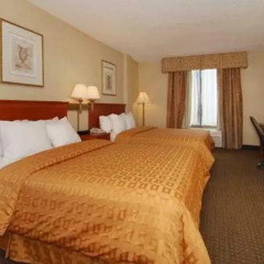 Clarion Hotel & Suites Conference Center Колумбус комната для гостей фото 2