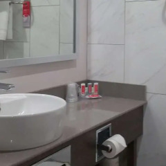 Отель Econo Lodge South Calgary Канада, Калгари - отзывы, цены и фото номеров - забронировать отель Econo Lodge South Calgary онлайн ванная