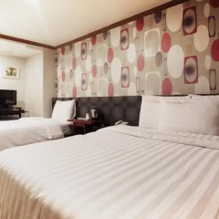 Hotel Renaissance Seocho сейф в номере