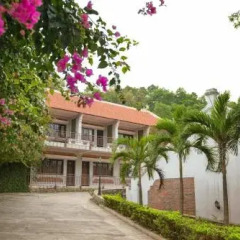 Отель Tuan Chau Island Holiday Villa Halong Bay Вьетнам, Халонг - отзывы, цены и фото номеров - забронировать отель Tuan Chau Island Holiday Villa Halong Bay онлайн парковка