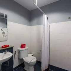 Отель ZEN Rooms Chalong Roundabout Таиланд, Бухта Чалонг - отзывы, цены и фото номеров - забронировать отель ZEN Rooms Chalong Roundabout онлайн ванная