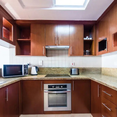 Отель One Perfect Stay 2BR at Fairways в номере