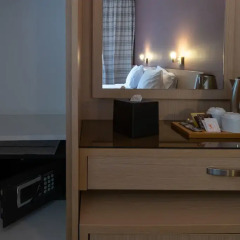 Acropolis View Hotel Афины сейф в номере