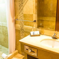 Отель Quality Inn Mazatlan ванная