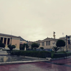 Отель Eclectic Athenian Abode городской автобус