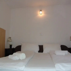 Hotel Maksimir сейф в номере