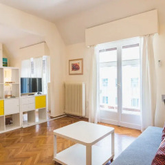 Отель Bright Loft in Hilton Area комната для гостей фото 5