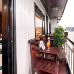 Отель Swan Cruises Halong балкон