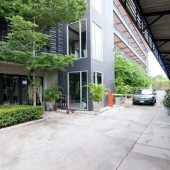 Отель Ploen Pattaya Residence парковка