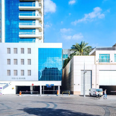 Апартаменты One Perfect Stay Studio Burj Al Nujoom парковка