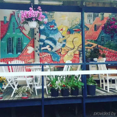 Economy Hotel развлечения