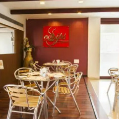 OYO 10392 Hotel Corbiz Tower питание