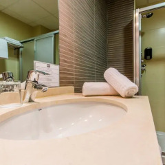 Hotel YIT Alcover ванная