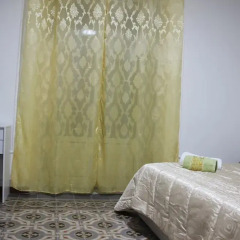 Отель B&B Daniela Al Politeama сейф в номере