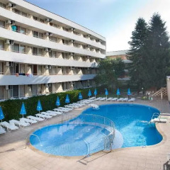 Hotel Oasis бассейн