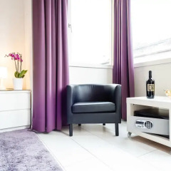 iQ130 Hotel Цюрих сейф в номере