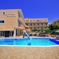 Magda Hotel бассейн