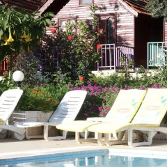 Отель Bykara Motel бассейн