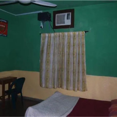 Adesua Hotel Suites and Event centre комната для гостей фото 2