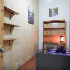 PeaceHaven 8 Hostel Слима комната для гостей