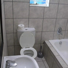 Отель 10 Cadoza BnB ванная