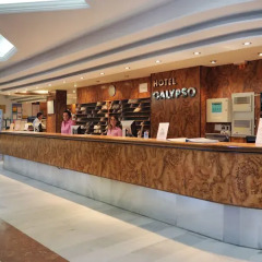 Отель Medplaya Hotel Calypso Испания, Салоу - отзывы, цены и фото номеров - забронировать отель Medplaya Hotel Calypso онлайн интерьер отеля