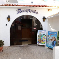 Отель Apartamentos Salema Praia Club