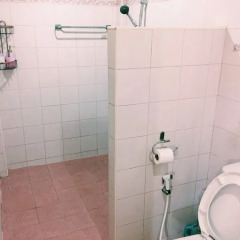 Отель Nakhon Latphrao Hostel Таиланд, Бангкок - отзывы, цены и фото номеров - забронировать отель Nakhon Latphrao Hostel онлайн ванная