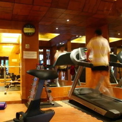 Отель Mom Tri's Villa Royale фитнесс-зал фото 4