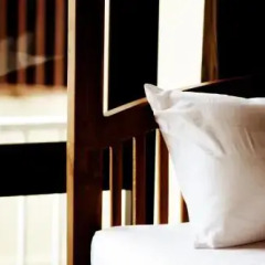 Отель Feung Nakorn Balcony Rooms and Cafe Бангкок удобства в номере