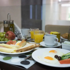 Отель Epidavros Hotel Греция, Афины - 7 отзывов об отеле, цены и фото номеров - забронировать отель Epidavros Hotel онлайн питание фото 3