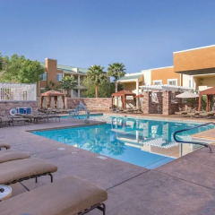 Отель WorldMark Las Vegas Tropicana США, Лас-Вегас - отзывы, цены и фото номеров - забронировать отель WorldMark Las Vegas Tropicana онлайн бассейн фото 3