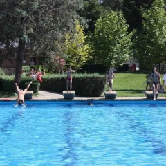 Отель Layos Hostel - Camp Испания, Лайос - отзывы, цены и фото номеров - забронировать отель Layos Hostel - Camp онлайн бассейн