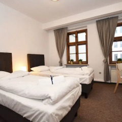 Отель Dukes Hostel - Old Town Польша, Вроцлав - отзывы, цены и фото номеров - забронировать отель Dukes Hostel - Old Town онлайн сейф в номере