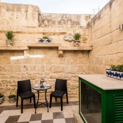 Отель Julesys BnB Мальта, Гранд-Харбор - отзывы, цены и фото номеров - забронировать отель Julesys BnB онлайн балкон