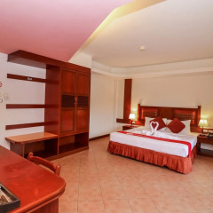 Отель Nida Rooms Patong Pier Palace сейф в номере