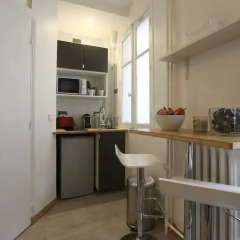 Апартаменты Renovated Studio for 2 в номере