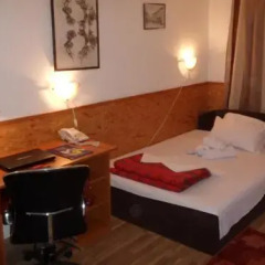 Hotel Duga Нови Сад сейф в номере
