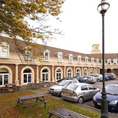 Отель Premier Inn Manchester Trafford Centre South