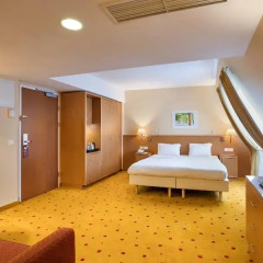Austria Trend Hotel Zoo Wien сейф в номере