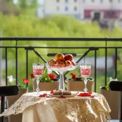 Гостиница Sovetskaya Themed Hotel в Иркутске отзывы, цены и фото номеров - забронировать гостиницу Sovetskaya Themed Hotel онлайн Иркутск балкон