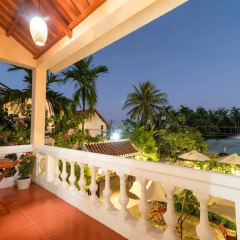 Отель Tonkin Creeper Flower Villa балкон