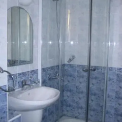 Отель Family Hotel Tanita Болгария, Свети Влас - отзывы, цены и фото номеров - забронировать отель Family Hotel Tanita онлайн ванная