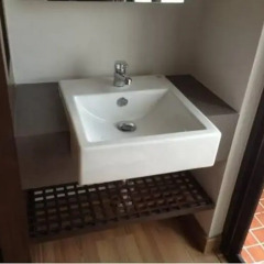 Отель Nice Bird Suite Бангкок ванная
